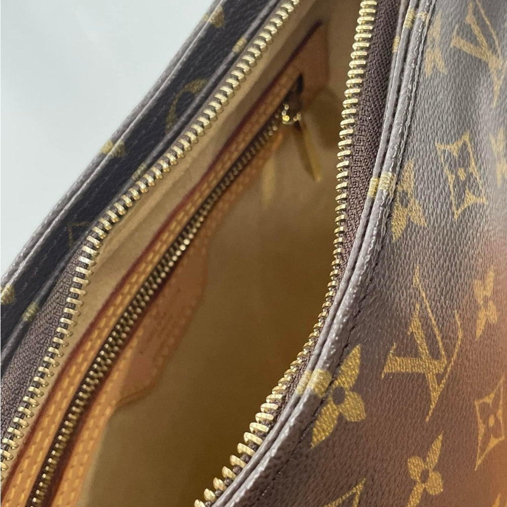 Looping Monogram - Picture 9 of 10